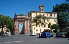 Porta di Campagnano
di Roma e Piazza Regina Elena
(10560 bytes)